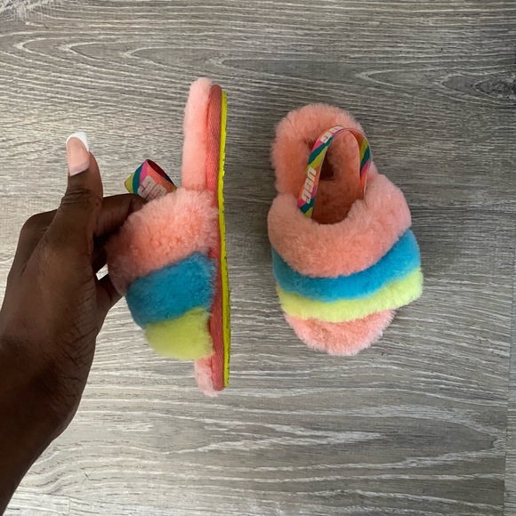 Little kids uggs fur slides / slippers - Picture 2 of 8